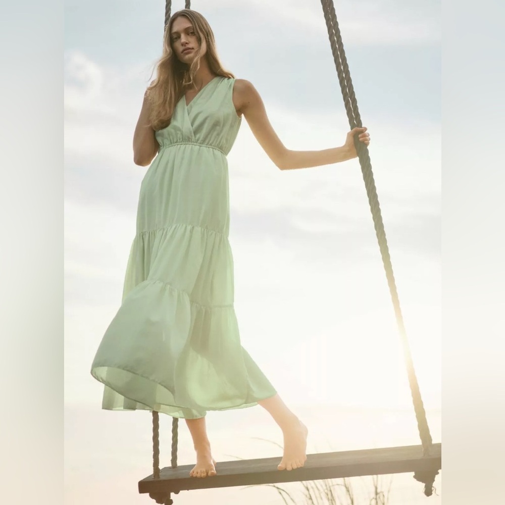 NWT Banana Republic Sleeveless Maxi Dress Size XL TALL/LONG in Honeydew Green